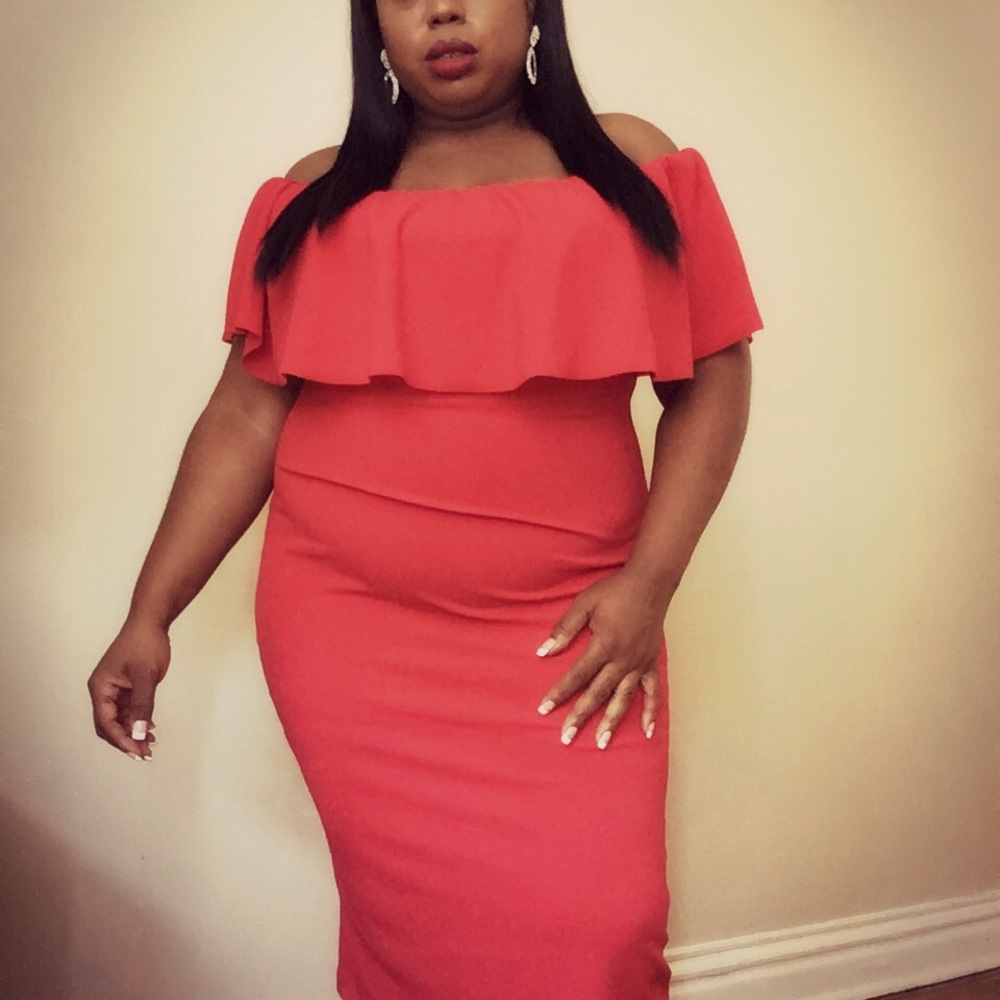 Off the shoulders bodycon dress